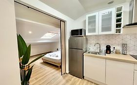 Appartement Climatise - 2Min Plage-Tram-Restaurant